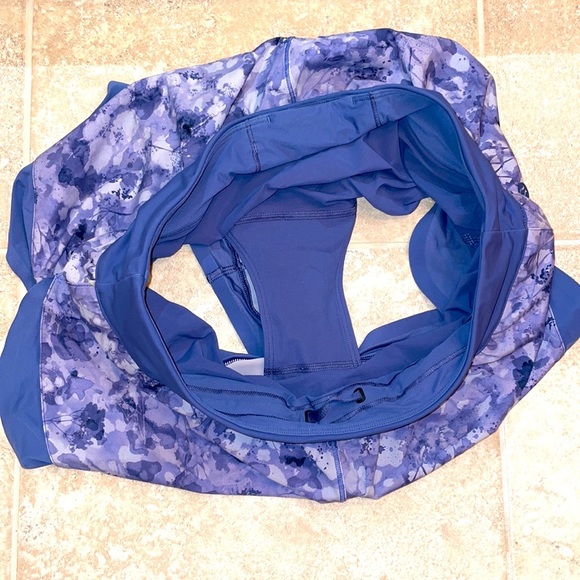 •LULULEMON•Calm Tide Run Short 2.5” Dapple Blossom Rare Find - Picture 5 of 7